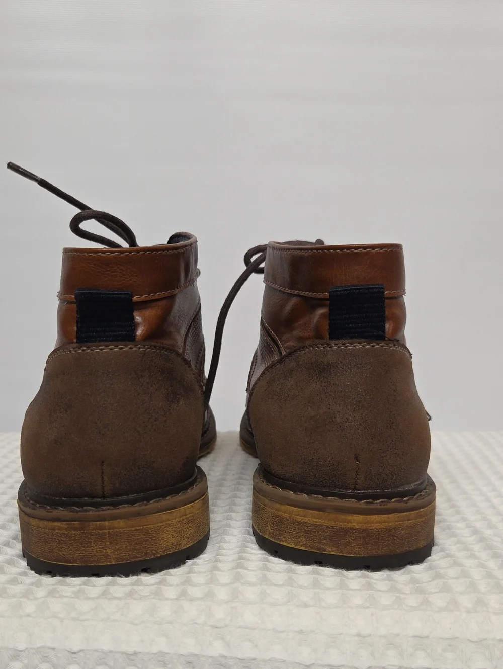 Restoration Brown Chukka Style Lace-Up Boots Men's Size 8.5